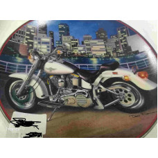 Porcelánový talíř Harley Davidson  Fat Boy z roku 1990, limitovaná edice, talíř č. RT0390